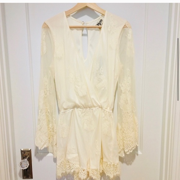 NWT Show Me Your Mumu Loretta Romper Cream Lace - Picture 3 of 9